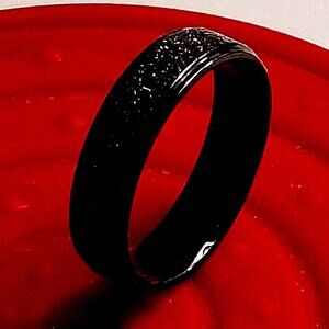 Man Women Glitter Metal Brass Black Fancy Ring